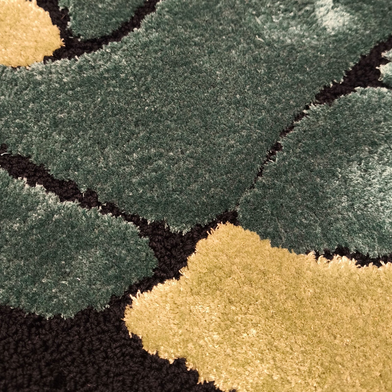 Aris Hand Tufted Wool Silk Rug