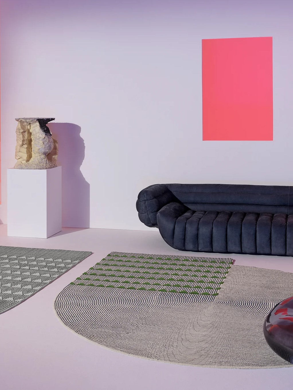 round shape hand tufted wool rug in modern living room