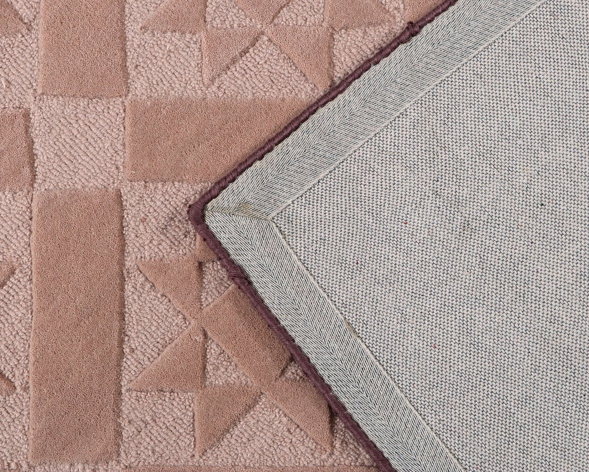 opulent tufted rug back