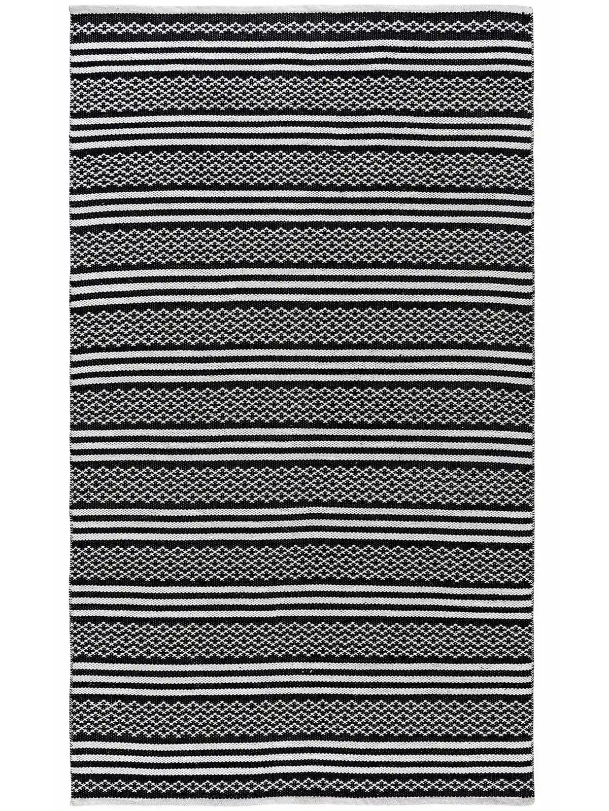 black and white PET yarn rug