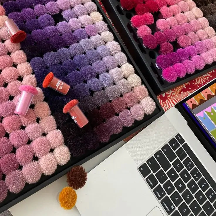 colour pomps for rugs