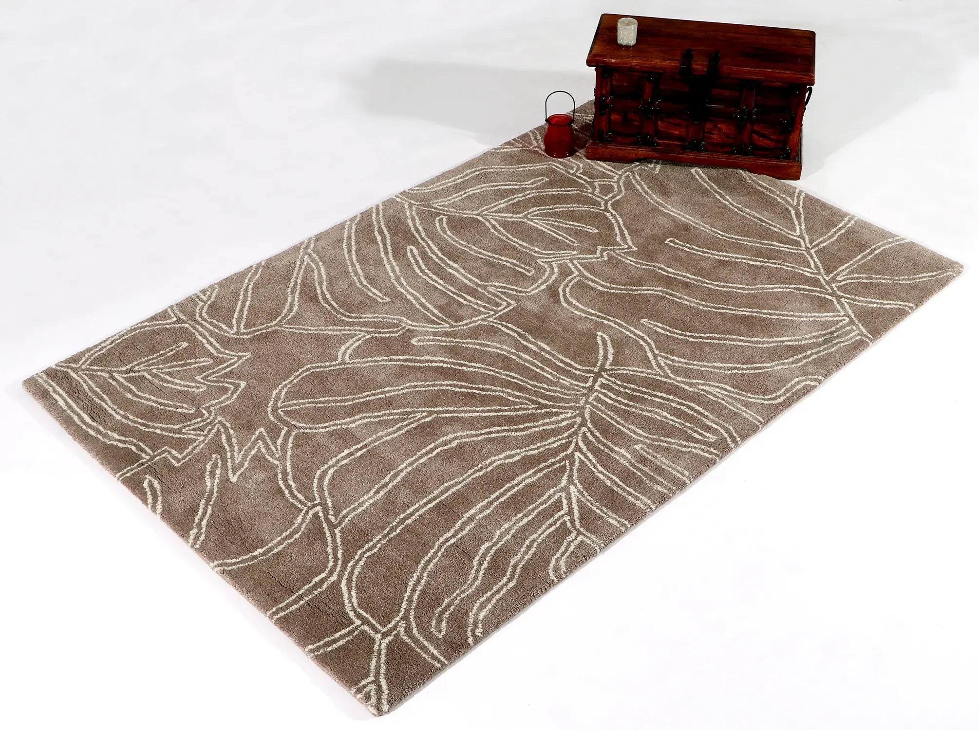 leaf pattern carpet