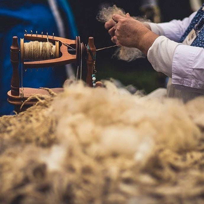 sustainable hand wool spinning process for rug making