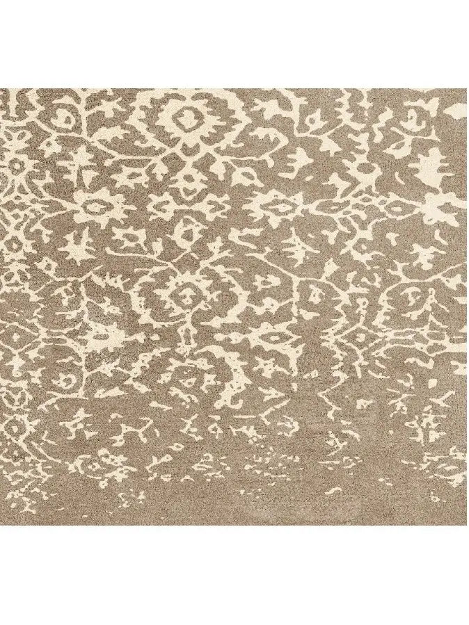 beige and white pattern rug