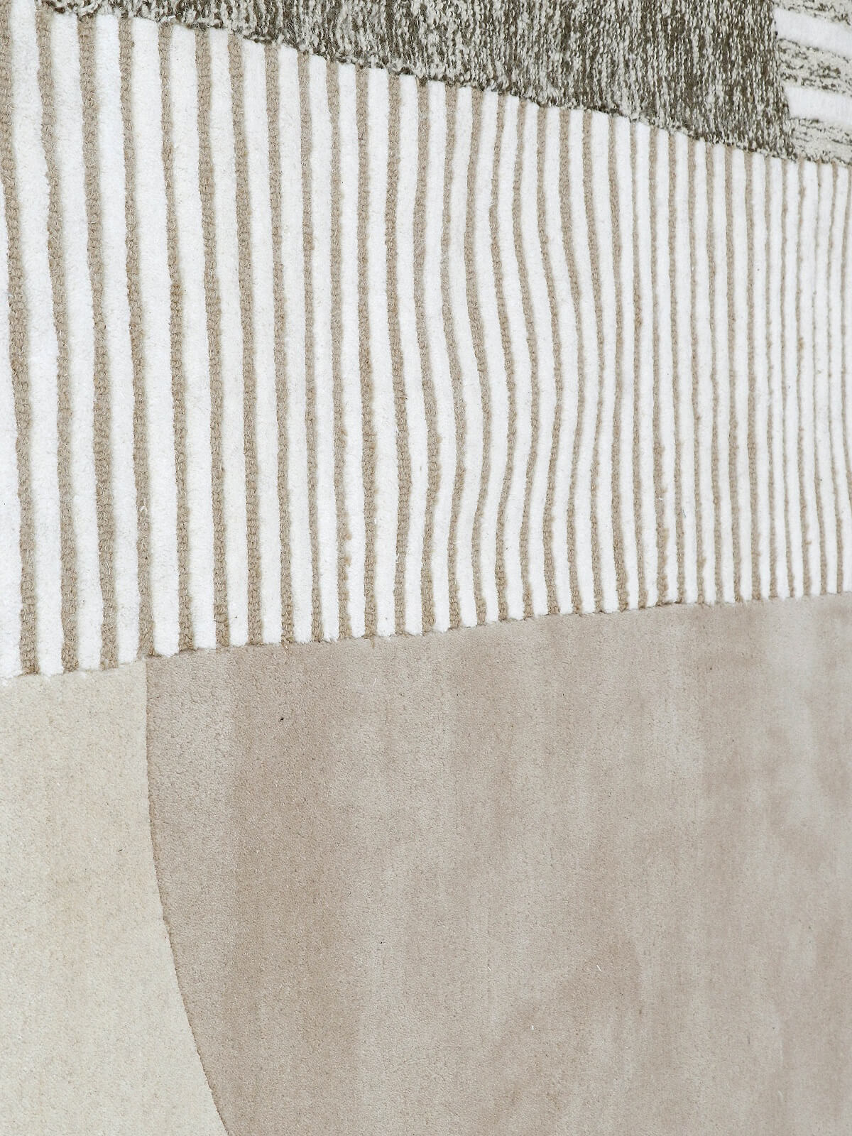 mysa hand tufted wool rug close view