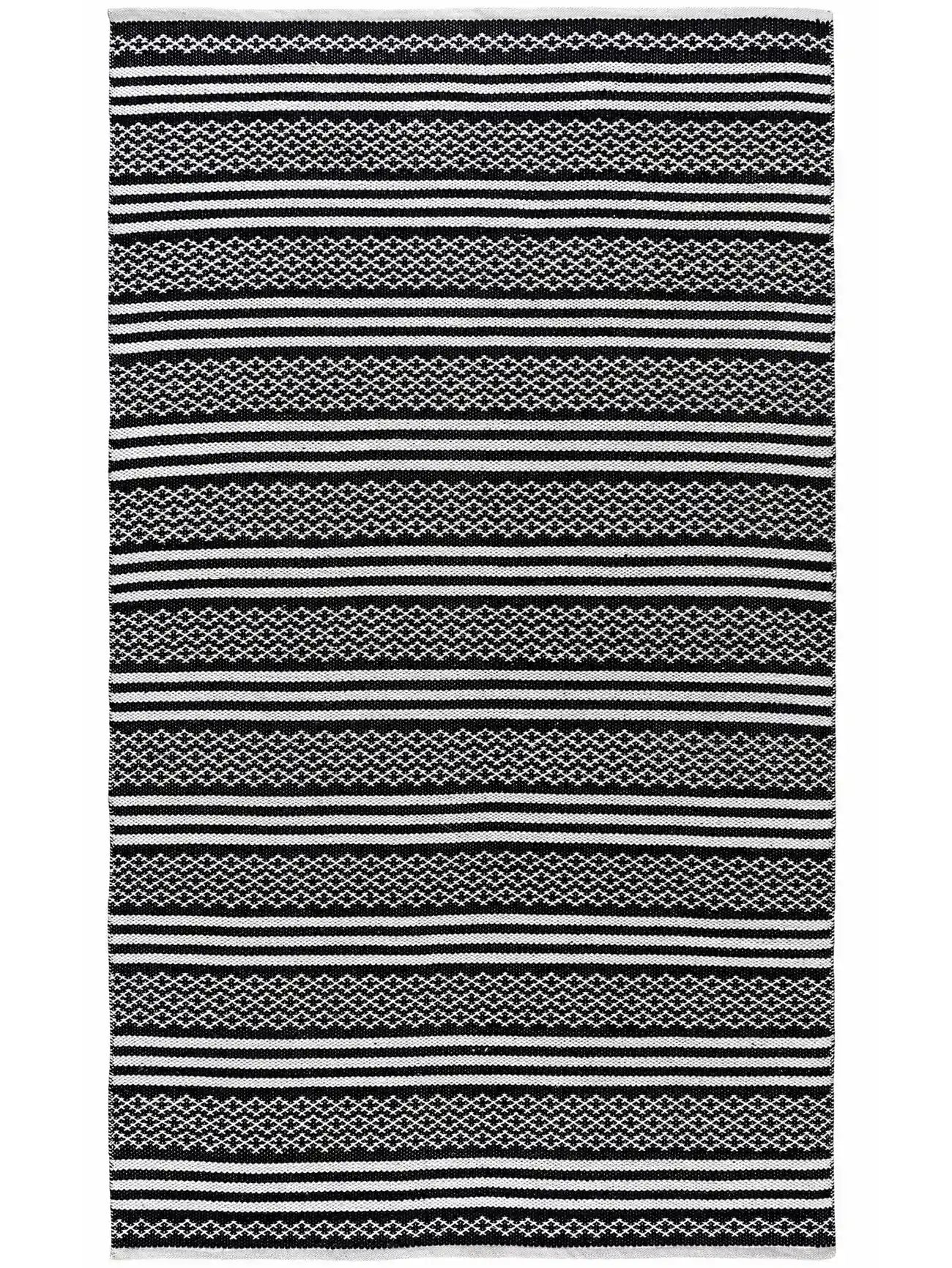 black and white PET yarn rug