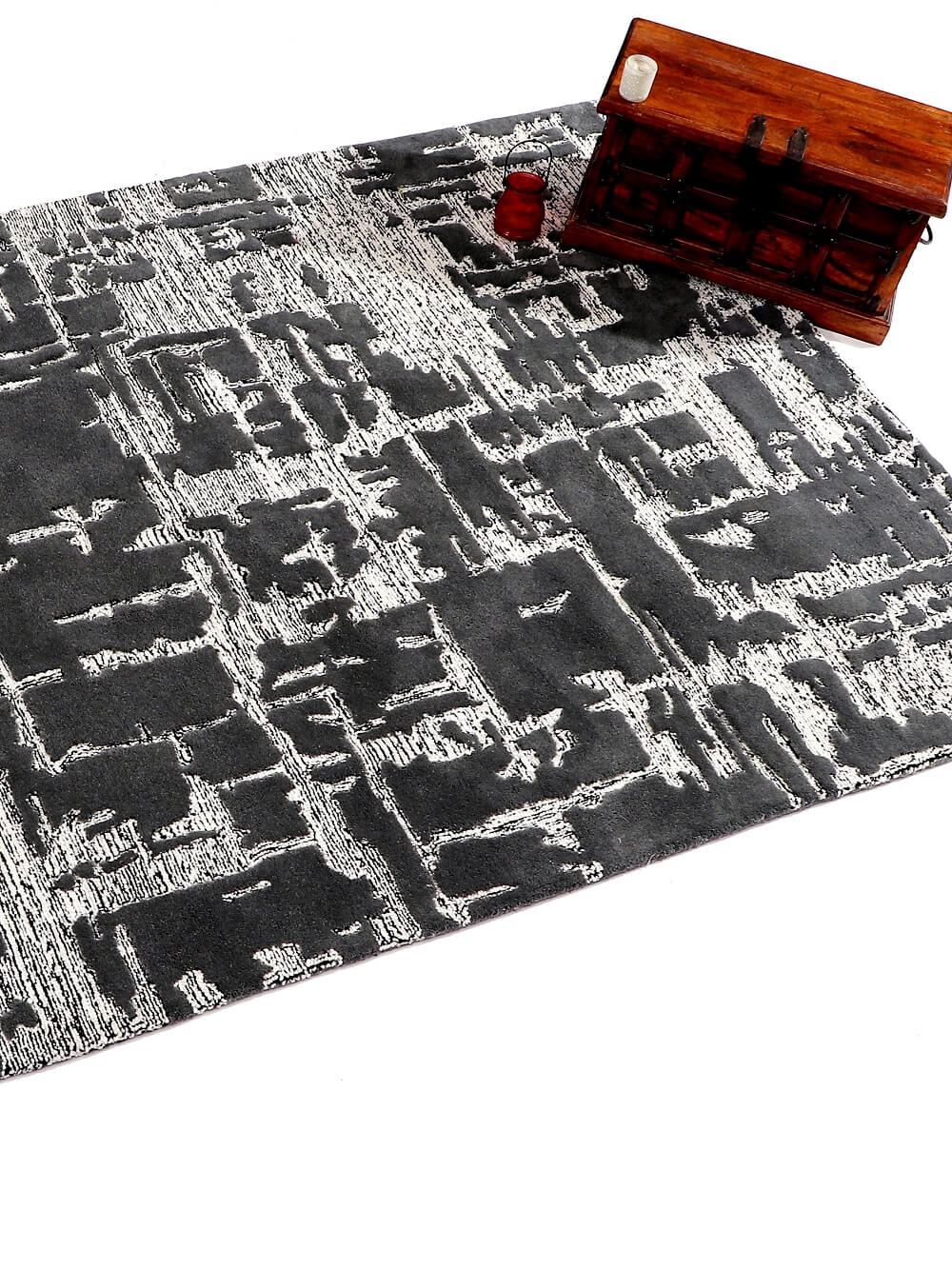 hand tufted patterned wool rug